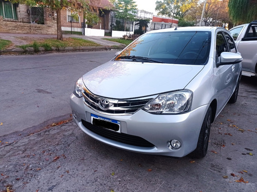 Toyota Etios Platiniun 5p