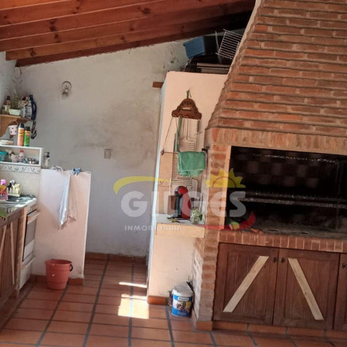 Venta De Casa 6 Amb. Sobre Lote 10x33m² En Haedo
