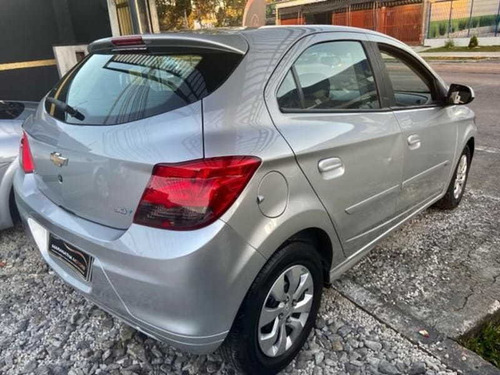 Imagem 6 de 14 de Chevrolet Onix 1.0 Mt Joy 2019