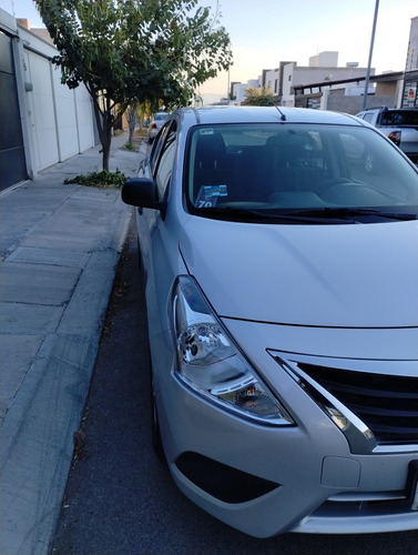 Excelente Nissan V Drive Color Plata Muy Buenas Condiciones!