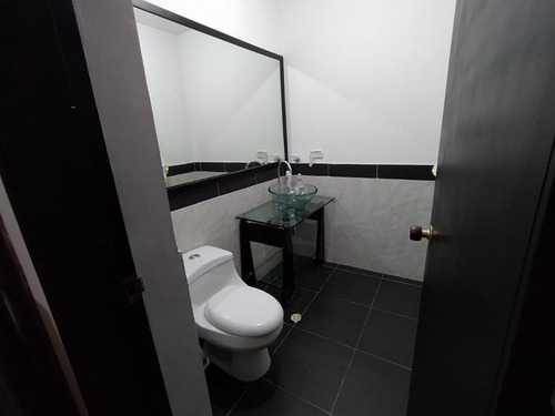 Imagen 13 de 14 de Local En Arriendo/venta En Bogotá El Chico