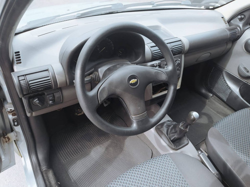 Imagem 7 de 10 de Chevrolet Classic 1.0 Mpfi Ls 8v Flex 4p Manual