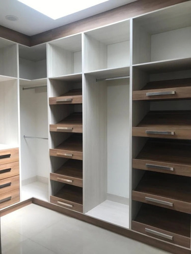 Imagen 7 de 9 de Vendo Casa De Lujo En Monte Olimpo Residencial