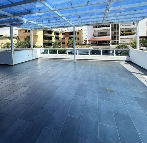 Apartamento En Evaristo Morales Con Terraza