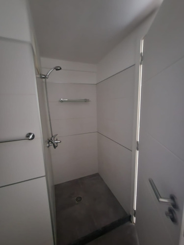 Imagen 15 de 16 de Alquiler Cordon 1 Dormitorio, Piso Alto, 2 Terrazas, Al Frente