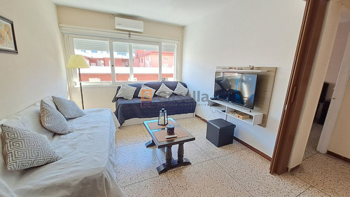 Apartamento En Alquiler De Temporada - Zona Península. Ref. 4405