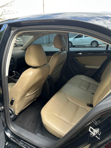 Volkswagen Jetta 2.0 Comfortline Flex Aut 4p