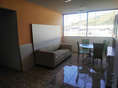 Imagen 2 de 10 de Apto 59 M2. 2 H / 2 B / 1 Pto. La Victoria Edo Aragua.