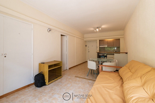 Departamento De 1 Ambiente A La Calle Con Balcón