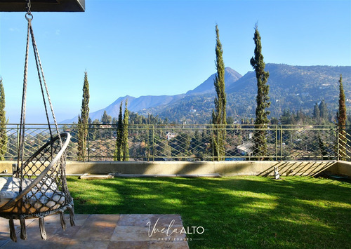 Depto.subida Sta. Teresa Vitacura / Jardin Y Piscina Privada
