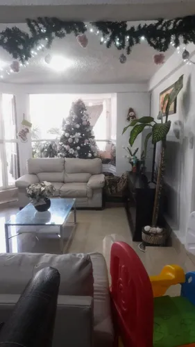 Hermosa Casa Dúplex Recién Renovada Con 4 Recamaras, Amplios Espacios Y Excelente Equipamiento