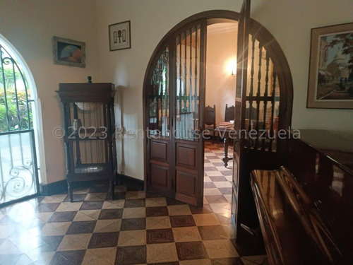 Casa En Venta En Country Club Caracas Para Remodelar Pozo De Agua Chacao Caracas Casas Angela Tochon 2000 Metros Terreno