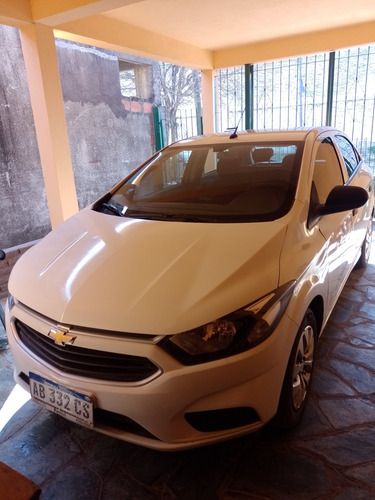 Imagen 2 de 7 de Chevrolet Onix 2017 1.4 Lt 98cv