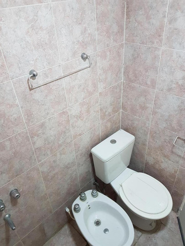 Imagen 3 de 5 de Departamento Monoambiente En Planta Baja - Castelar Centro