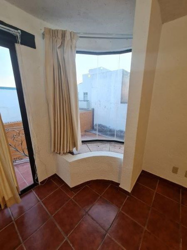 Se Vende Residencia En Misión Concá, Roof Garden, Cto Serv, 4 Recamaras, 4.5 Bañ