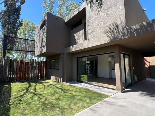 ¡precio De Oportunidad! ¡housing De Categoría En Zona Norte!