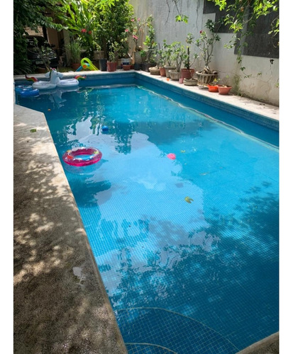 Casa En Venta En El Centro, De 6 Recamaras, Locales Y Piscina