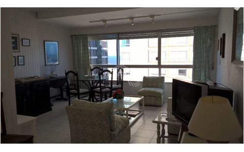Península, Apto De 1 Dormitorio Y Medio- Ref: 577