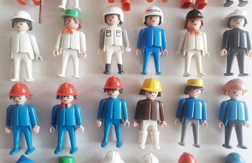 Lote De Muñecos Playmobil Son 33 Y La Moto Fata 1 C Wc (Usado)