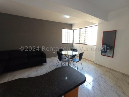 Juan Carlos González. Renta House Carabobo Vende Apto. Res. Titanium Urb. La Trigaleña Parte Alta Valencia Mls #24-19985 Rah/jcg.