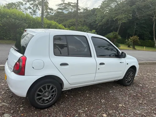 Renault CLIO STYLE 1.2 Night & Day
