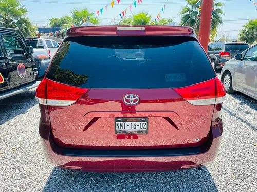 Toyota Sienna 3.5 Ce At