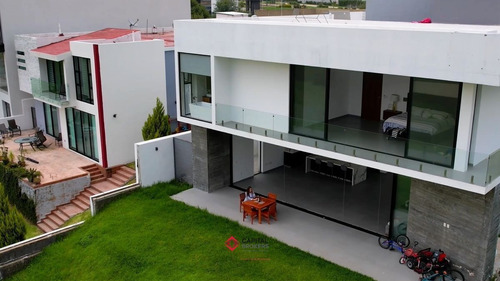 Imagen 16 de 30 de Casa En Venta En Valle Imperial Zapopan Dentro Del Campo De