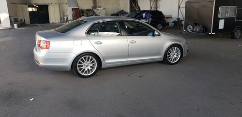 Volkswagen Vento 2.0 I Sportline Dsg 2010