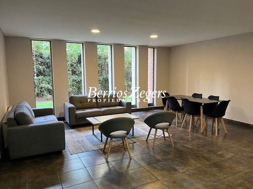 Departamento En Venta De 3 Dorm Mas Servicio En Las Condes