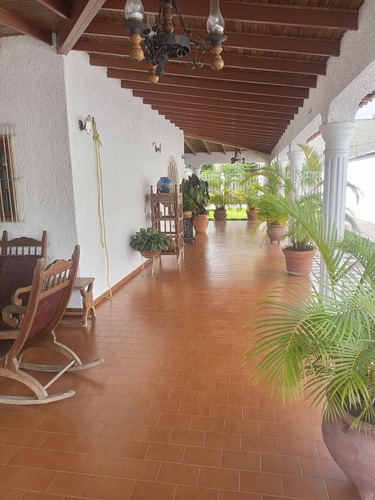 Imagen 6 de 21 de En Venta Amplia Y Hermosa Casa En La Mejor Urb. De La Ciudad