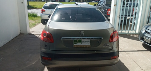 Peugeot 207 1.4 Sedan Xs 2010