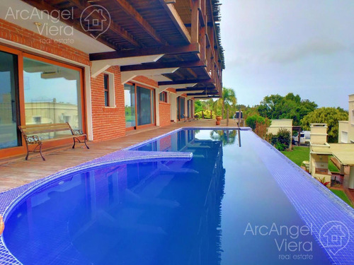 Casa Con Piscina Vista Al Mar En Punta Ballena En Alquiler Venta