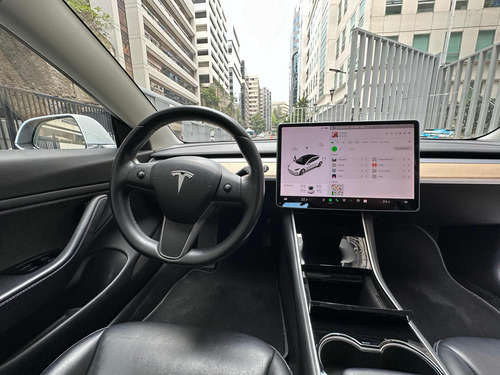 Tesla Model 3 Long Range