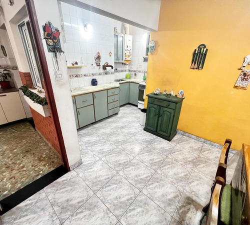 Venta De Departamento Tipo Casa Con Local En Soldati