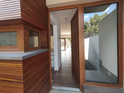 Imagen 6 de 24 de Dúplex De Categoría A Estrenar En Venta En City Bell-amplio Lote-
