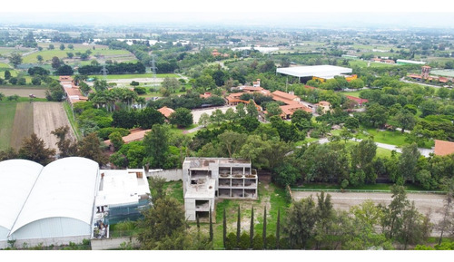 Terreno Con Construcción En Venta En El Sur