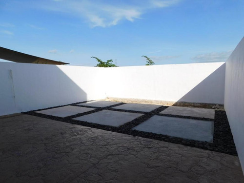 Imagen 4 de 11 de Casa En Renta En El Residencial Puerta De Piedra En Dzityá