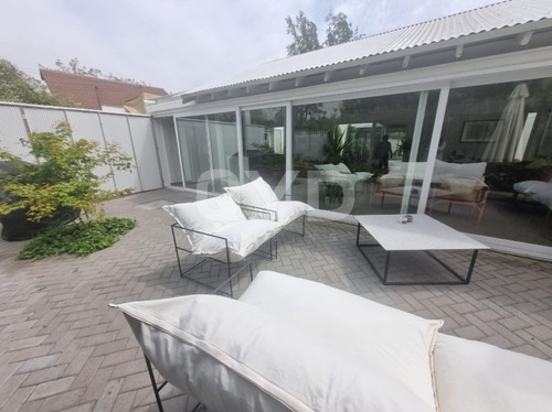 Casa En Venta Remodelada Vitacura
