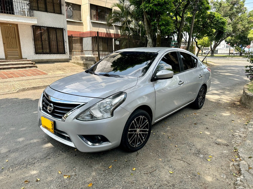 Nissan Versa 1.6 Advance