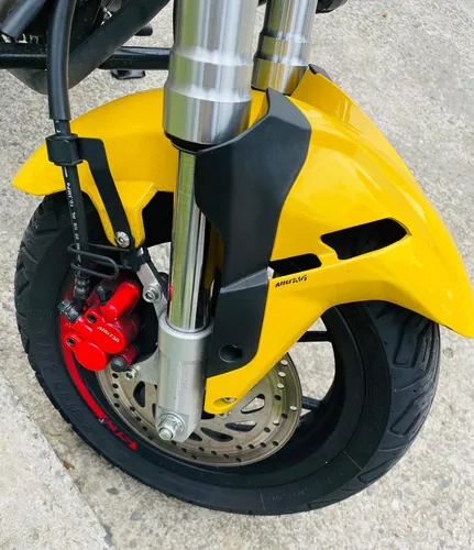 Vendo Moto Benelli Tnt 135 Amarillo 2023 Con Accesorios