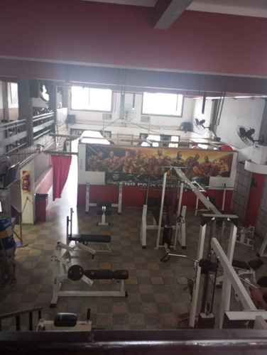 Salon En Primer Piso Unico Muy Amplio - Lanús Oeste