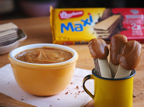 Imagem 4 de 6 de Biscoito Wafer Maxi Chocolate Bauducco 117g