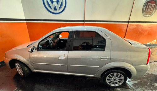 Renault Logan 1.6 16v Privilège Hi-flex 4p