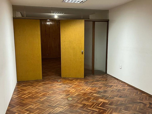 Estudio U Oficina En El Centro Ref. 8372 (ref: Cbr-810)