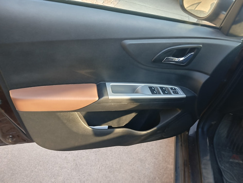 Dongfeng AX3 Elegant Mt 1.6 Lts