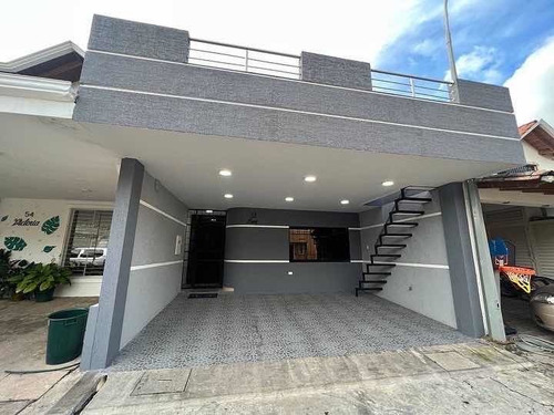 Imagen 2 de 29 de Moderna Casa En Venta Pueblo Nuevo