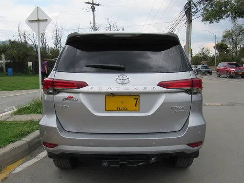 Toyota Fortuner 2.4 Street At 7As