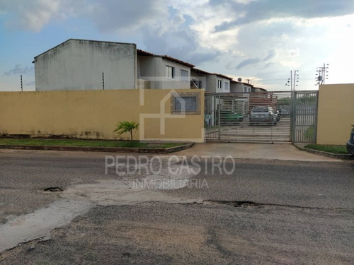 Imagen 20 de 24 de Tu Inmobiliaria Vende Town House Urbanización Villa Athenas, Sector Las Peonias Av. Atlántico Puerto Ordaz #asesoriagratuita #asesoriainmobiliaria #vendedor #pedrocastro