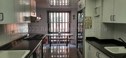 Venta De Bello Apartamento, En San Bernardino. Mls 24-18189. Mjs.