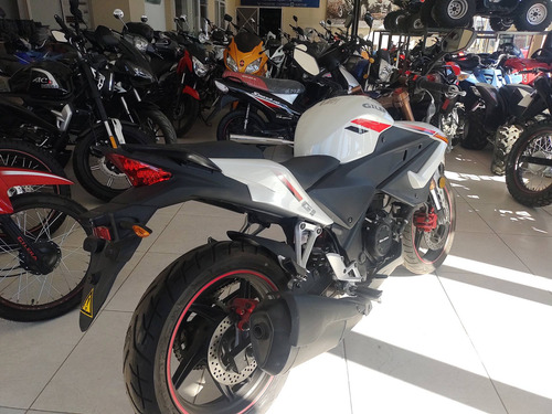 Imagen 4 de 7 de Gilera G1 250 Naked Automoto Sura